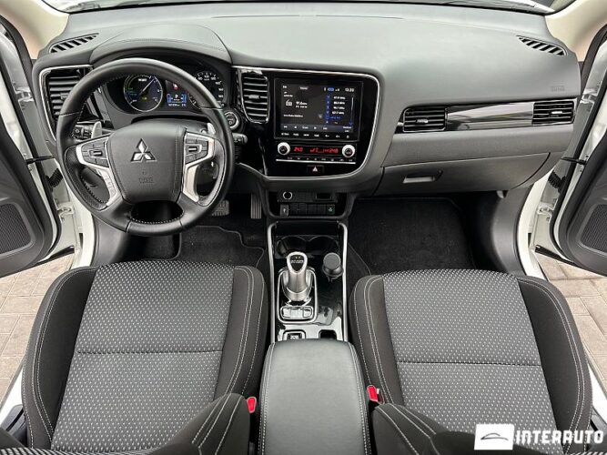 mitsubishi Outlander 2020