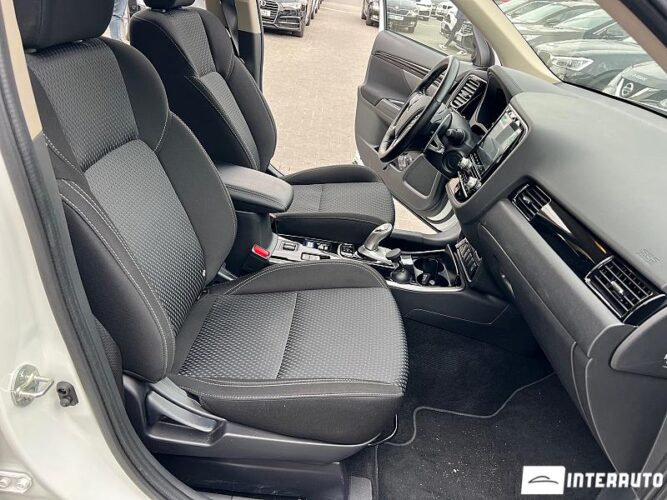 mitsubishi Outlander 2020