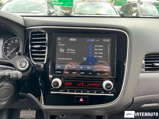 mitsubishi Outlander 2020