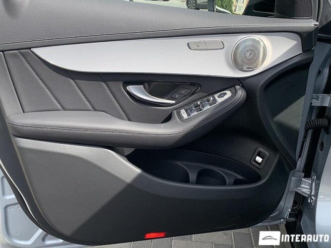 Mercedes GLC 220d 37 mercedes GLC 220d 2021