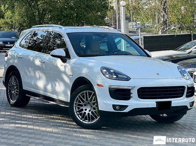 Porsche Cayenne S Hybrid 2016 doar la InterAuto