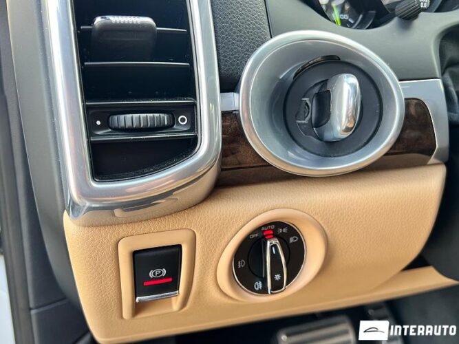 porsche Cayenne S Hybrid 2016