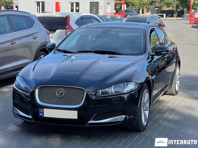 Jaguar XF 2012 doar la InterAuto