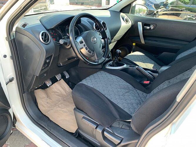 nissan Qashqai+2 2010