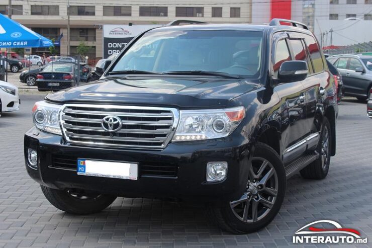 Toyota Land Cruiser 2013 doar la InterAuto
