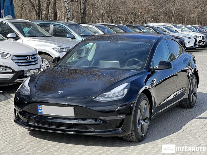 Tesla Model 3 2019 doar la InterAuto
