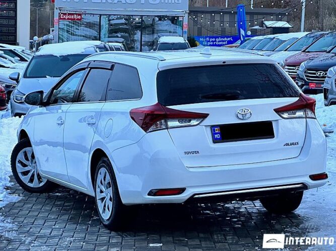 toyota Auris 2015