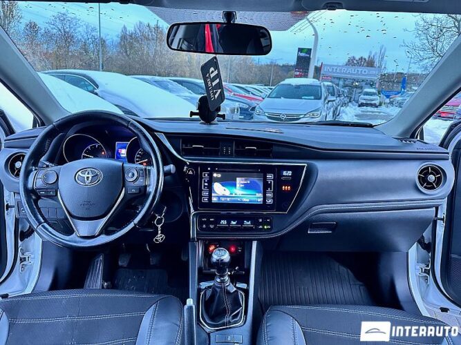 toyota Auris 2015