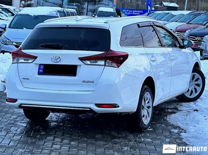 toyota Auris 2015