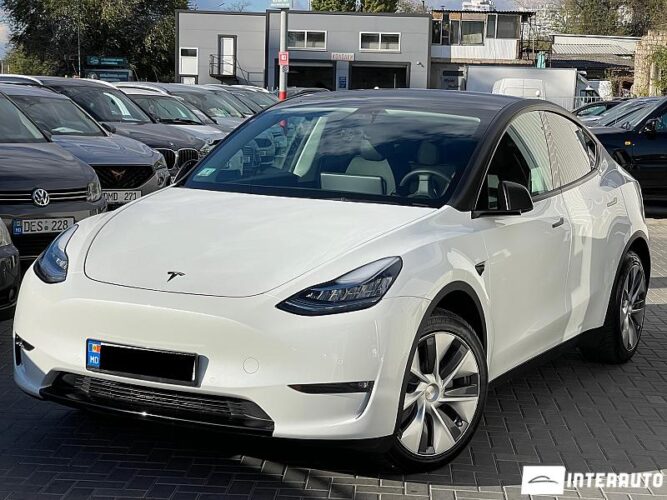 Tesla Model Y 2021 doar la InterAuto