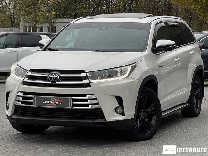 Toyota Highlander 2017 doar la InterAuto