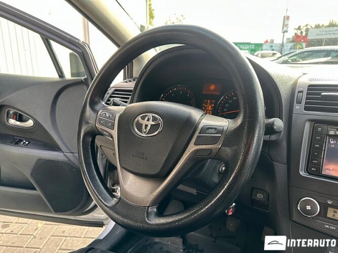 toyota Avensis 2010