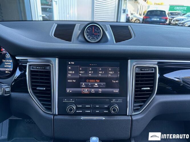 Porsche Macan 42 porsche Macan 2018