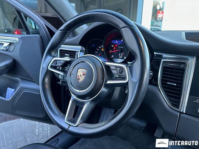 Porsche Macan 39 porsche Macan 2018