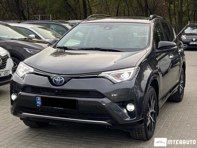 Toyota Rav-4 2016 doar la InterAuto