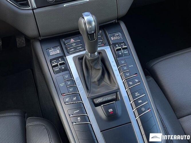 Porsche Macan 46 porsche Macan 2018