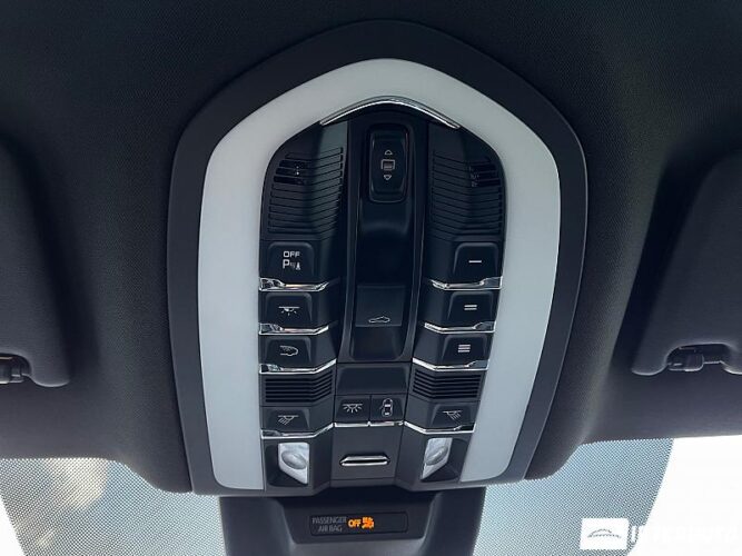 Porsche Macan 44 porsche Macan 2018