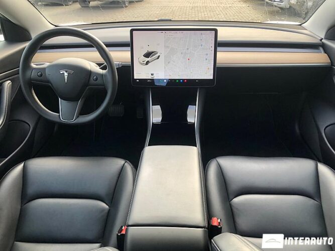 tesla Model 3 2020