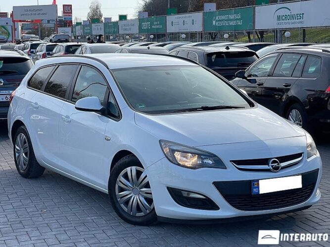 Opel Astra 2013 doar la InterAuto