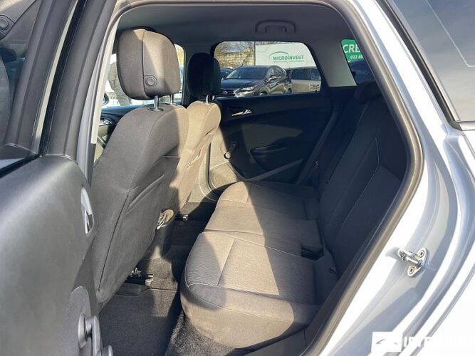 Opel Astra 47 opel Astra 2013