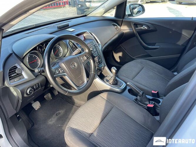 Opel Astra 37 opel Astra 2013
