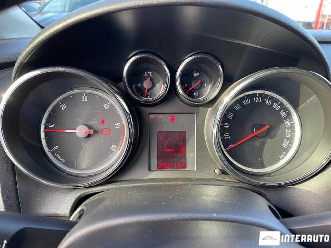 Opel Astra 43 opel Astra 2013