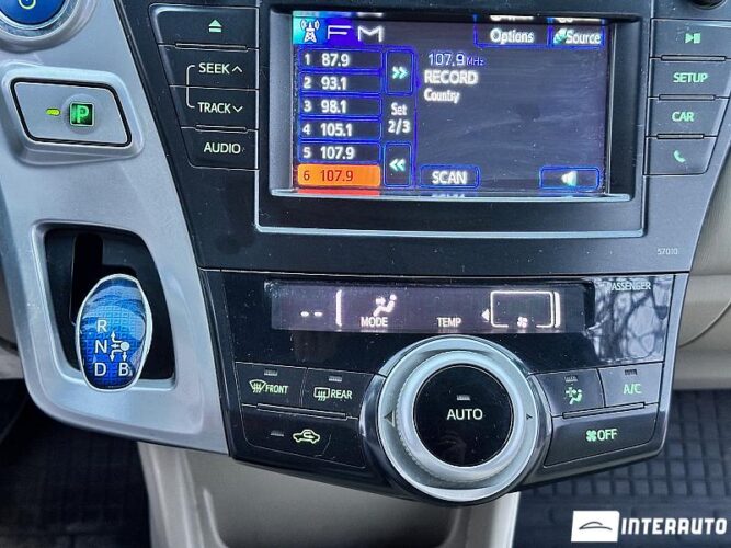 toyota Prius Plus / V 2013