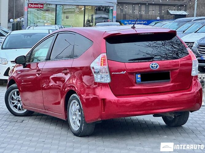 toyota Prius Plus / V 2013