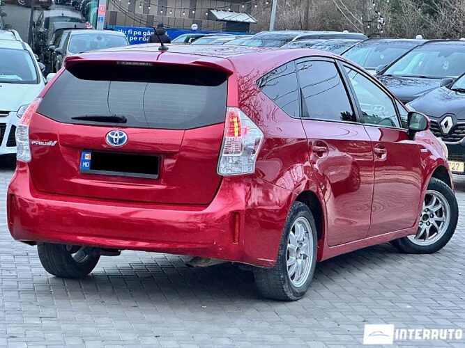 toyota Prius Plus / V 2013