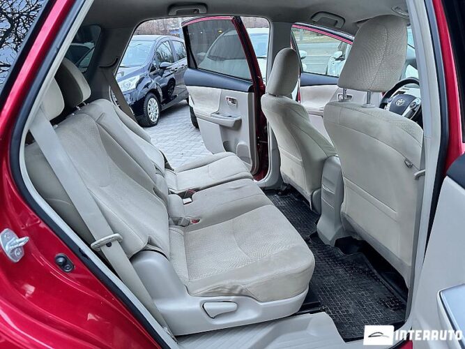 toyota Prius Plus / V 2013