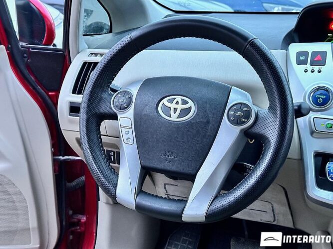 toyota Prius Plus / V 2013