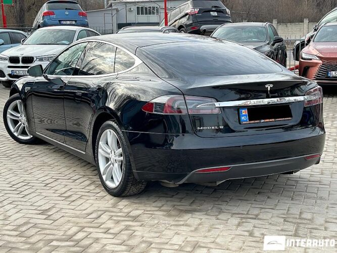 tesla Model S 2014