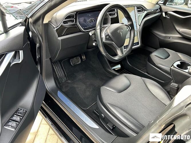 tesla Model S 2014