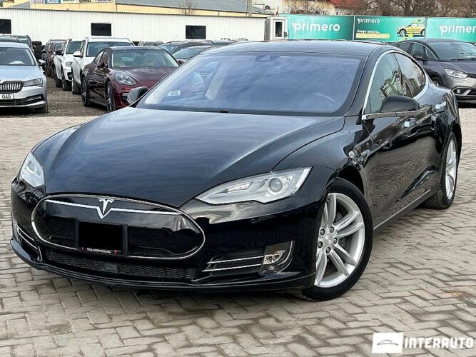 Tesla Model S 2014 doar la InterAuto