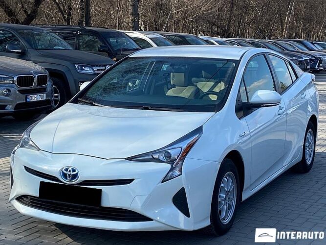 Toyota Prius 2016 doar la InterAuto