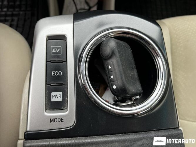 toyota Prius Plus / V 2012