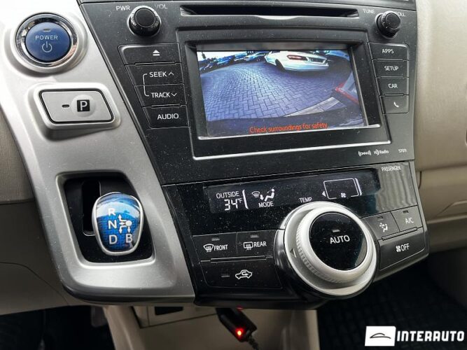 toyota Prius Plus / V 2012