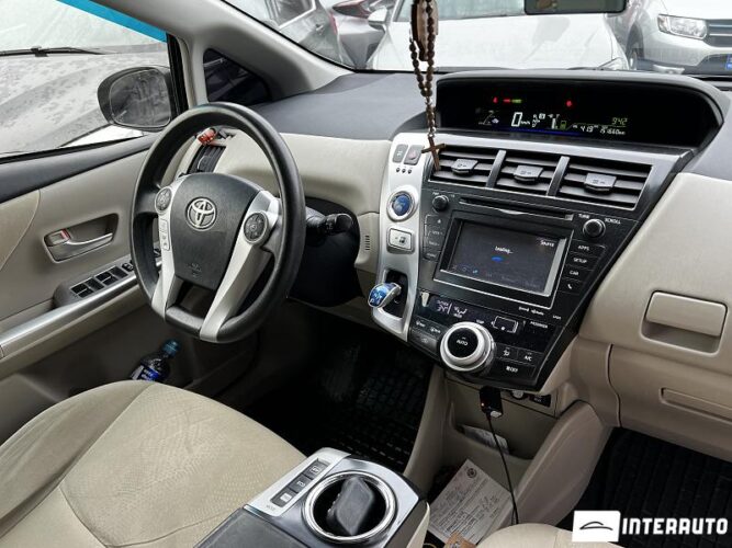 toyota Prius Plus / V 2012