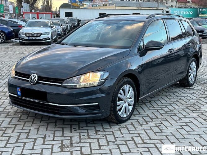 Volkswagen Golf 2017 doar la InterAuto