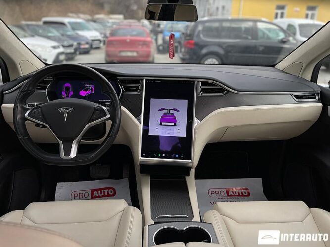 tesla Model X 2018