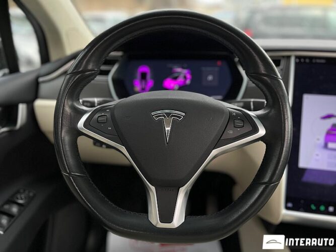 tesla Model X 2018
