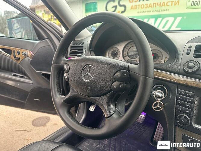 Mercedes E 320 40 mercedes E 320 2007