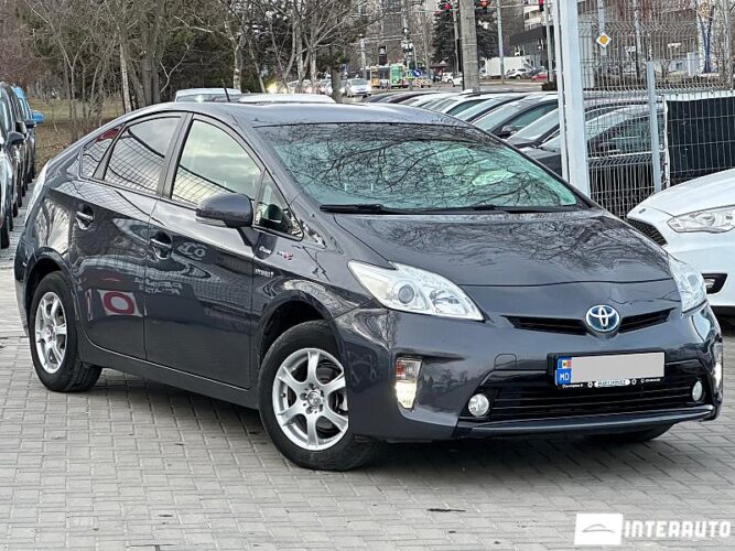 Toyota Prius 2012 doar la InterAuto