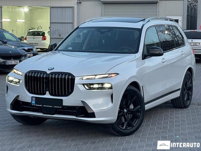 BMW X7 4.0i 2023 doar la InterAuto