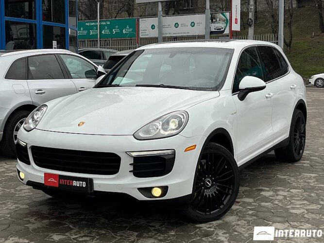 Porsche Cayenne S Hybrid 2015 doar la InterAuto
