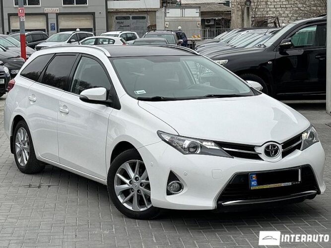 toyota Auris 2013
