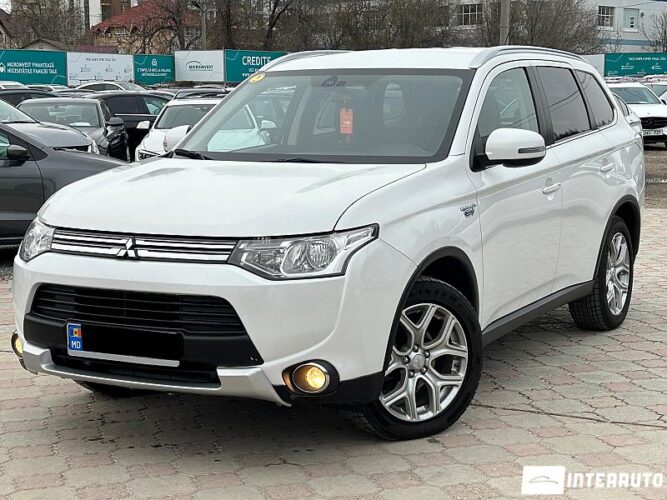 Mitsubishi Outlander 2014 doar la InterAuto