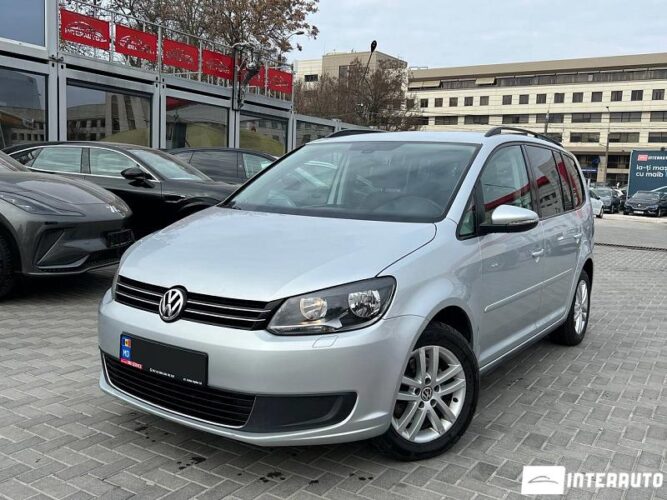 Volkswagen Touran 2012 doar la InterAuto