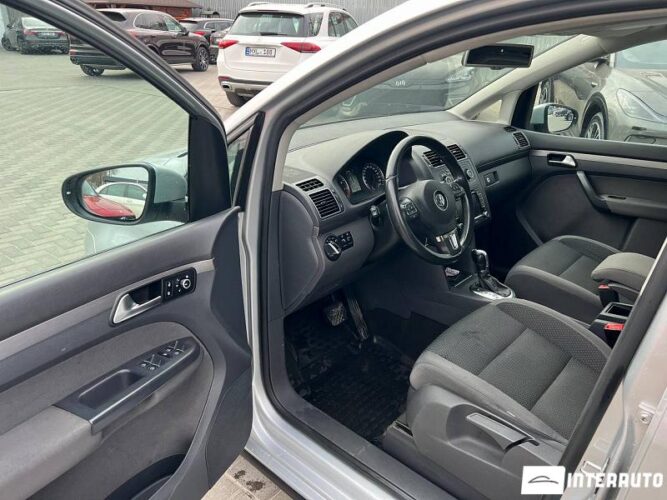 volkswagen Touran 2012