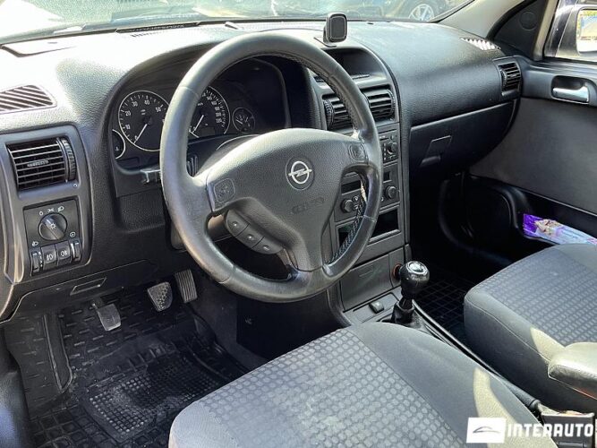 Opel Astra 35 opel Astra 2005